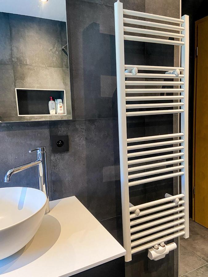 Chez Sabine Et Eric Maison Pour 6 Personnes Avec Piscine Chauffee Andenne Exteriör bild