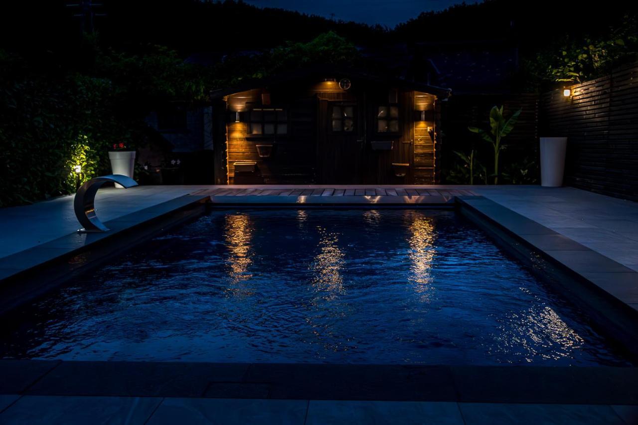 Chez Sabine Et Eric Maison Pour 6 Personnes Avec Piscine Chauffee Andenne Exteriör bild