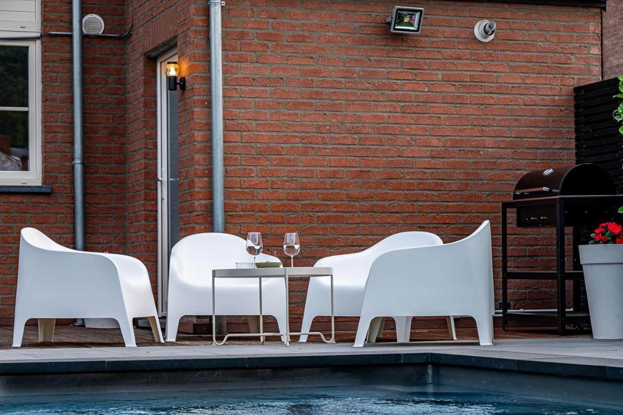 Chez Sabine Et Eric Maison Pour 6 Personnes Avec Piscine Chauffee Andenne Exteriör bild