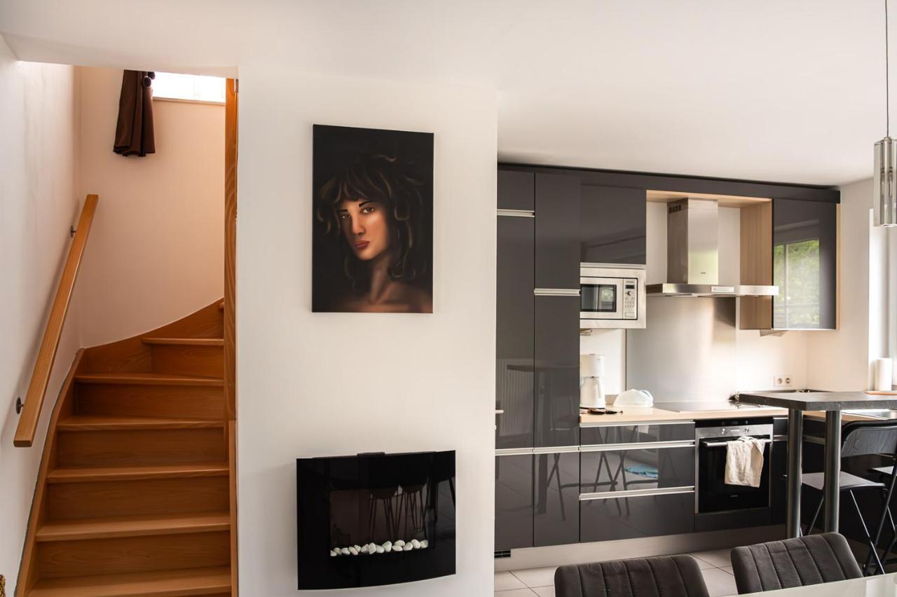 Chez Sabine Et Eric Maison Pour 6 Personnes Avec Piscine Chauffee Andenne Exteriör bild
