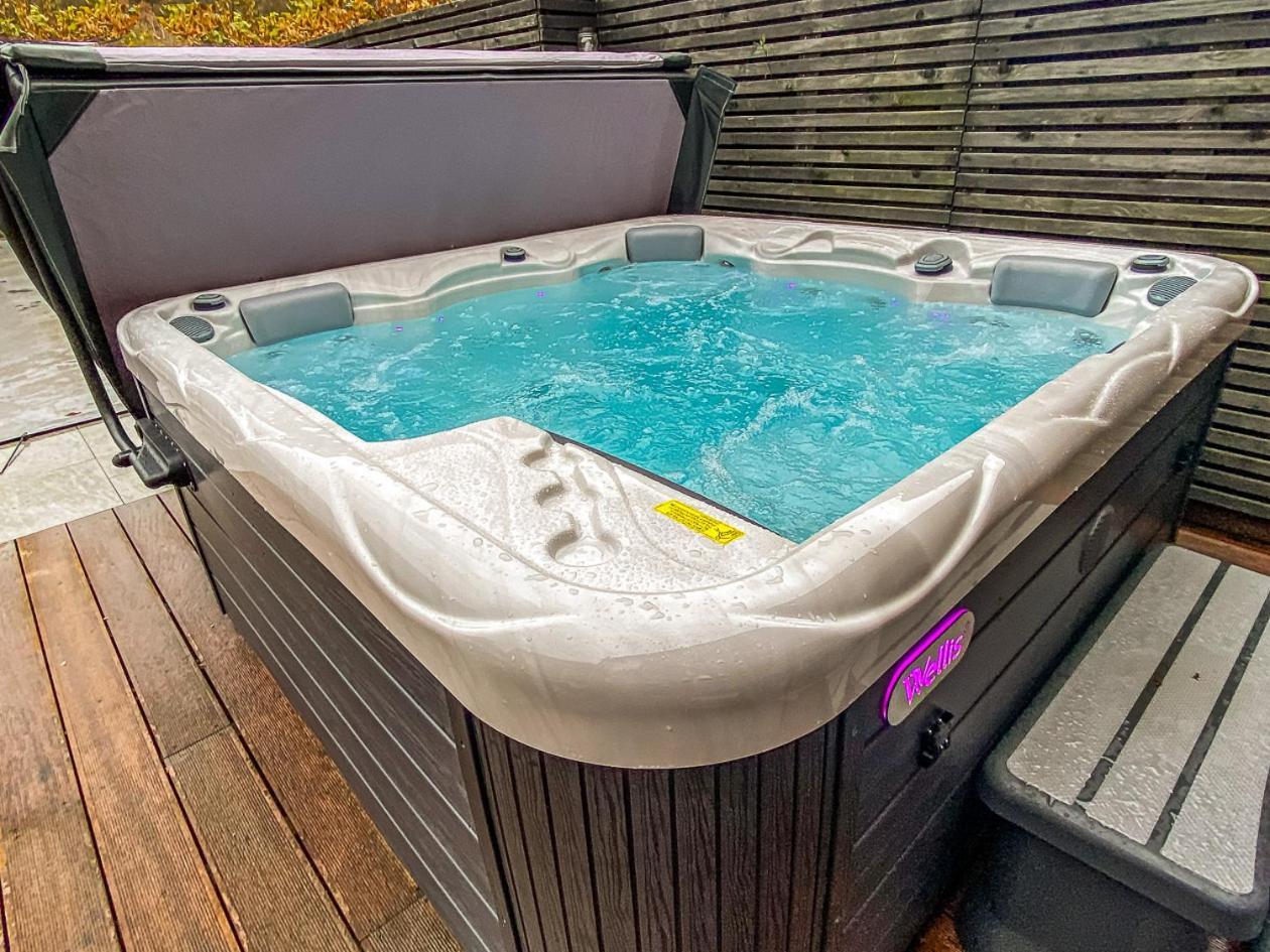 Chez Sabine Et Eric Maison Pour 6 Personnes Avec Piscine Chauffee Andenne Exteriör bild
